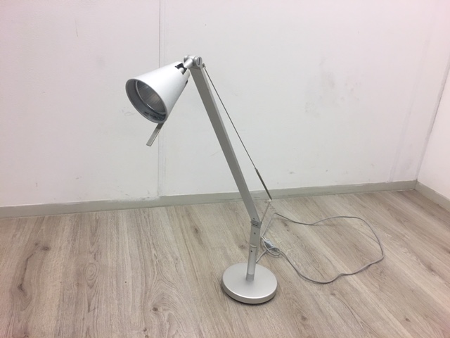 einde entiteit auteur Bureaulamp IKEA HUSVIK mat aluminium - Bureaustoel.nu